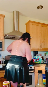 Topless trans bimbo milf faz chow mein