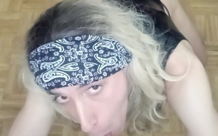 Penelopene27: Crossdresser Penelope Deeptroath