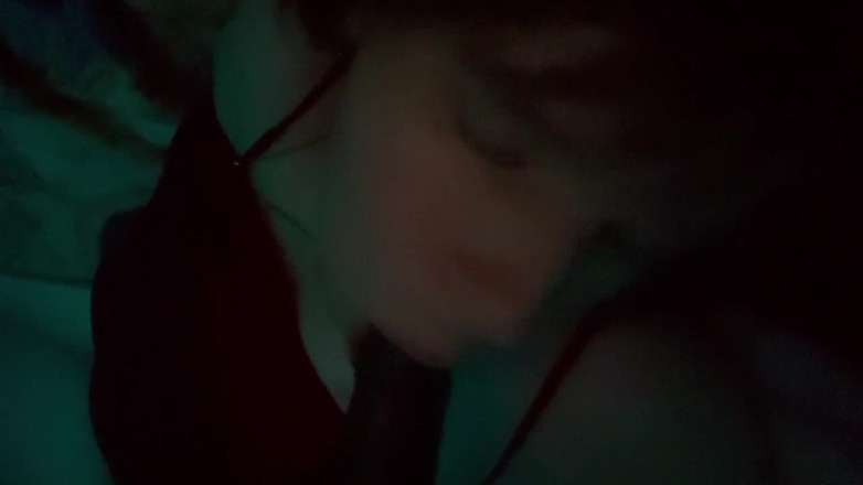 Sexualescape69: Succhia un dildo a letto come una brava sissy boi