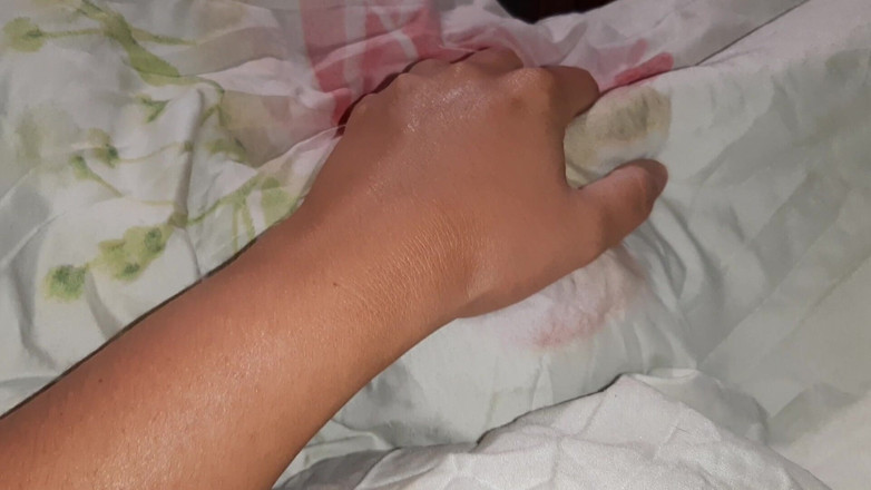 Lesbian-candys: Podíval jsem se pod deku a tam byla moje sousedka...