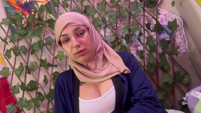 lanalovacutie: Muslimská bohyně prdí na U
