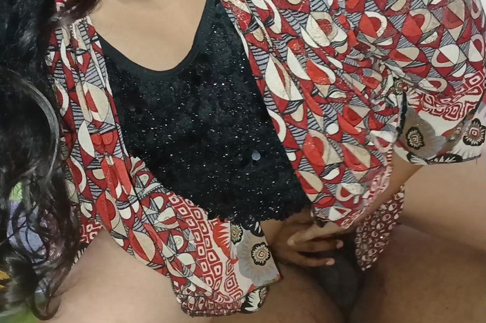Apple Porn: 18 岁少女体验的第一次