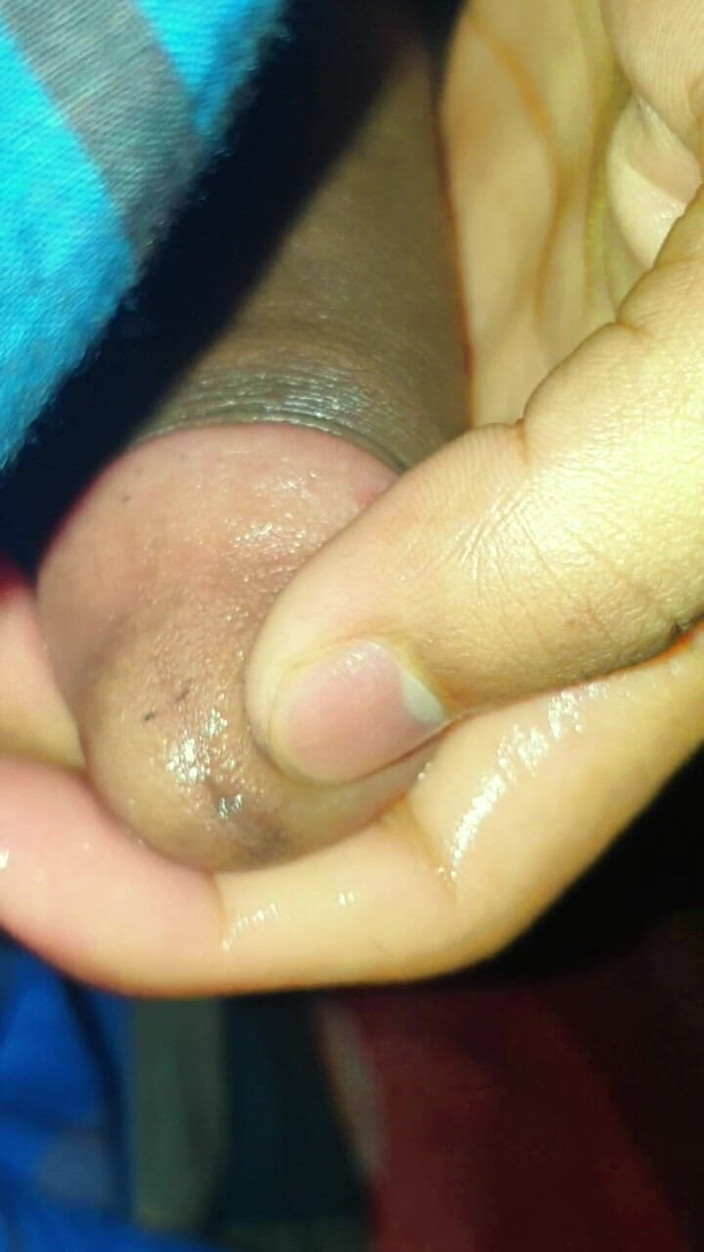 Xujjal: 방에서 페니스 마사지와 자위하는 핫한 소년