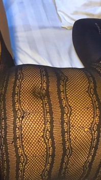 Stripteuză dulce și sexy negresă