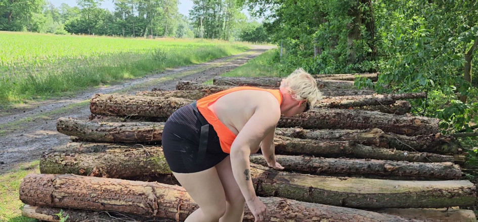 UserBitch1: Outdoor the Vibrator Fucked