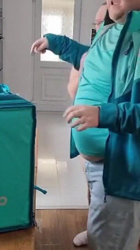 Taťka šuká poslíčka
