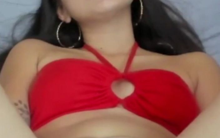 LiliBralee: Girl Masturbates in Her Room
