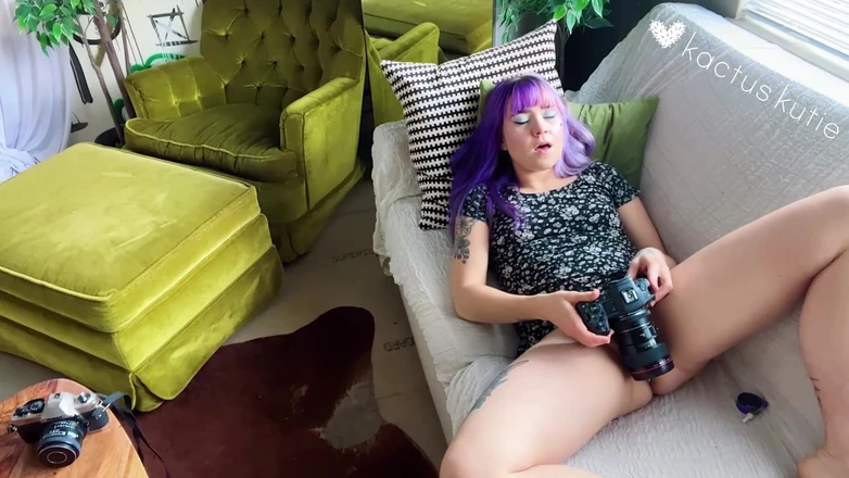kactus kutie: Turned on While Taking Selfies