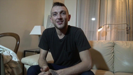 Gaybareback: Max Duro follada a pelo por Romantik