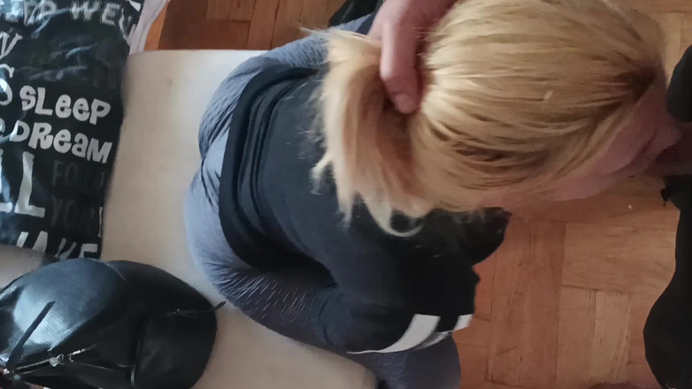 vuana: Kouření lízátka a šukání do krku