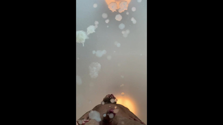 Andyleexxx: manspeshiyon vaali chav lads donon apne bare paimaane par viry...