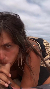 Seks liar bareng cewek rambut pirang di pantai paling paradisia di brasil