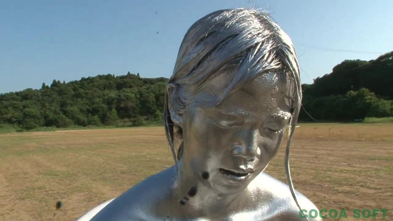 Cocoa Soft: Metallic body painting 001