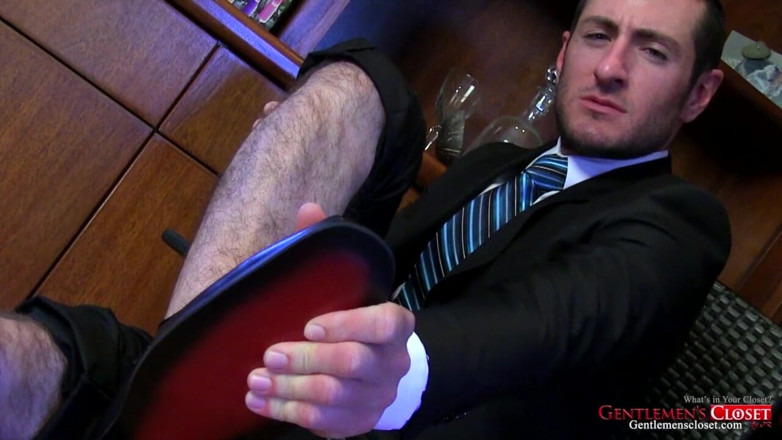 Gentlemen's Closet: Brad Rose 01