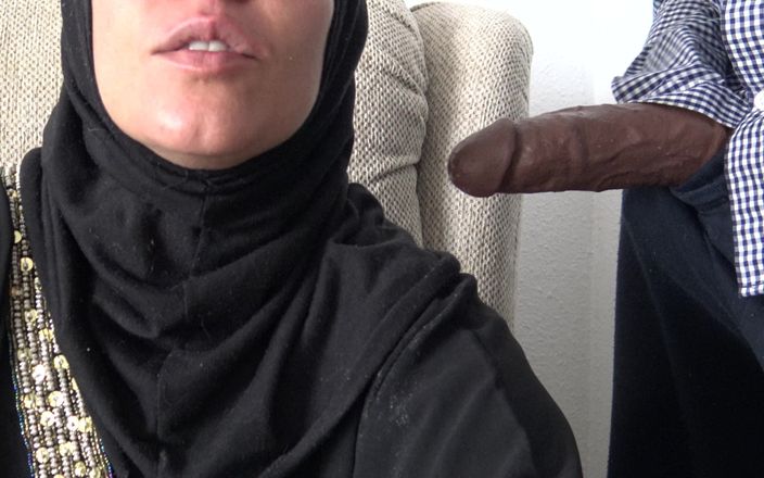 Souzan Halabi: Istri Arab Irak nyepong kontol besar pria kulit hitam di...