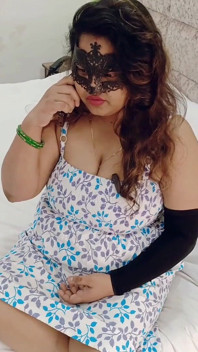 Service Dene Gaya Tha Lady Ko Aur Wo Girlfriend Ki Stepmom Nikli Ab GF Aur Saas Dono Ko Chodne Ko Mila...