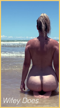 Wifey Goes Nude at Public Beach