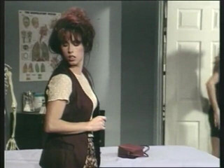 Lucky Cooch: MILF blonde menikmati janji
