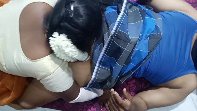 Veni: Bini desi mengongkek suami kawan-kawan jirannya dengan keras