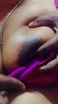 Üvey anne Mohini üvey oğluyla seks yapıyor