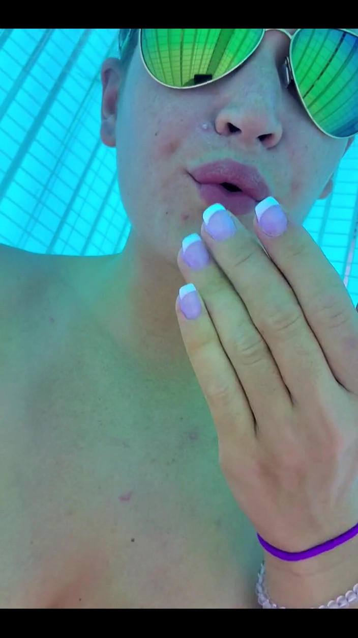 Kendra Heart: Hier ist ein kleiner fußclip, um dich zu lutschen