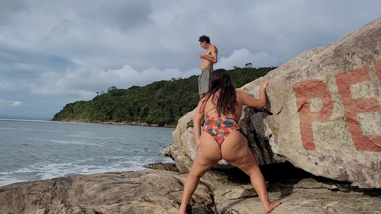 Paty Bumbum: Big Macky memecahkan pepek saya dengan zakar gergasinya 13 inci