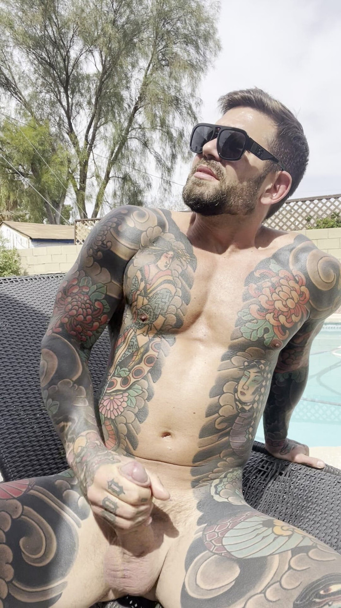Juan Lucho Gay: Stroh Im Garten, Während Der Nachbar Spioniert