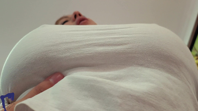 AlinaVelvet: Tetangga sange ini digodain sama tante seksi latina yang lagi...