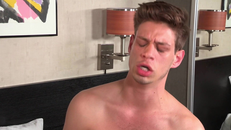 Dante Colle Gay: Lubang cowok ini dientot habis-habisan sama abang tirinya sendiri