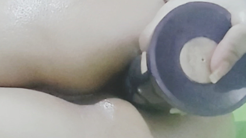 MassiveHungFoxy: Mama vitregă matură sexy caută pe cineva care să pună...