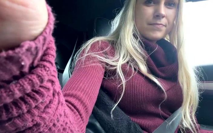 Sis wet live: I was on my way to do some shopping. Then...