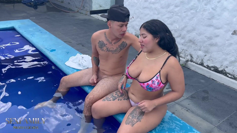 Bigboobssex: Mijn Indische stiefzus wordt op een zonnige dag bruin bij...