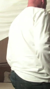 La acción de orgía madura se vuelve emocionante de ver