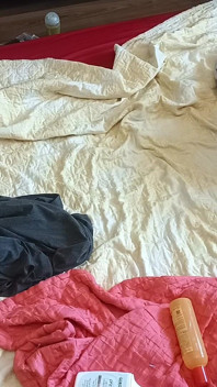 Mateur Wife Gives Me a Handjob Until I Cum, Hot Amateur Couple Foreplay in the Bedroom