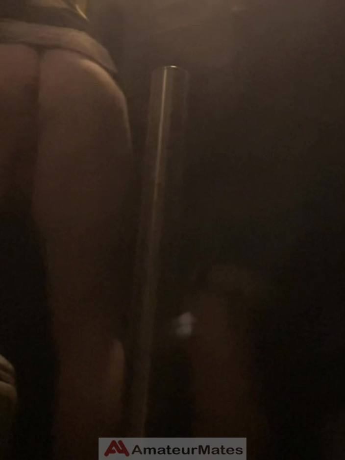 AmateurMates: Jules a fost într-un club și a spus acest twink drăguș să...