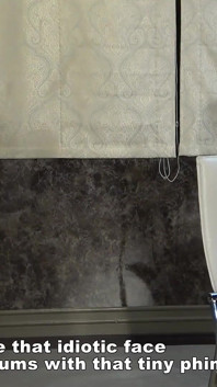O fată drăguță japoneză tachinează un tip cu labă la rând după ce l-a urmărit masturbându-se și cum ejaculează.