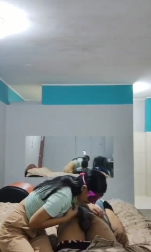 Gemidos3001: Dobře orál svému příteli a on mě masturbuje