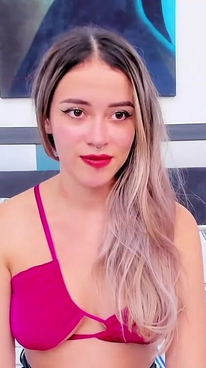 Yame Chike: Une Latienne Blonde Veut Toujours Se Faire Baiser Br Utalement...