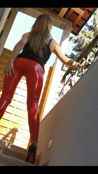 Sepatu hak tinggi & legging