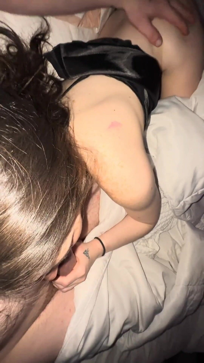 MalachiTrippin: Compilatie: vastgebonden, pijpbeurt, neukpartij in mond, dildo