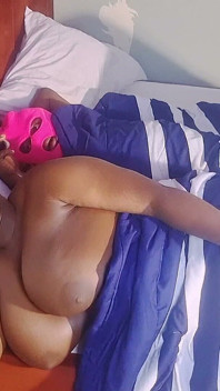 Bed Love Gossiping with My House Wife Before Having a Sweet Raw Sex