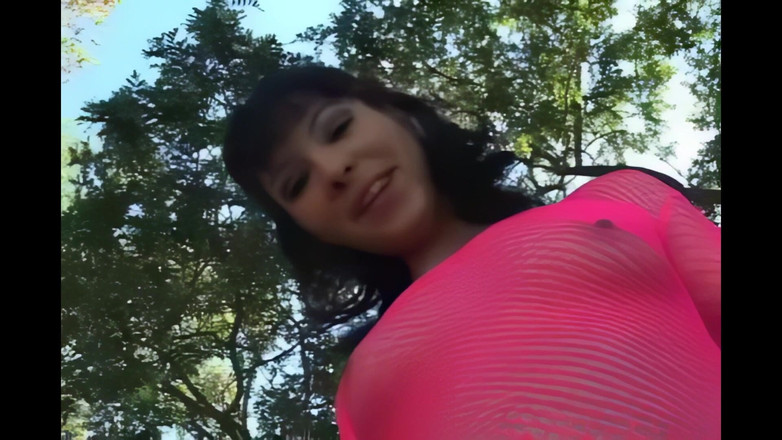 Anal Invasion: Um anjo liso em galos