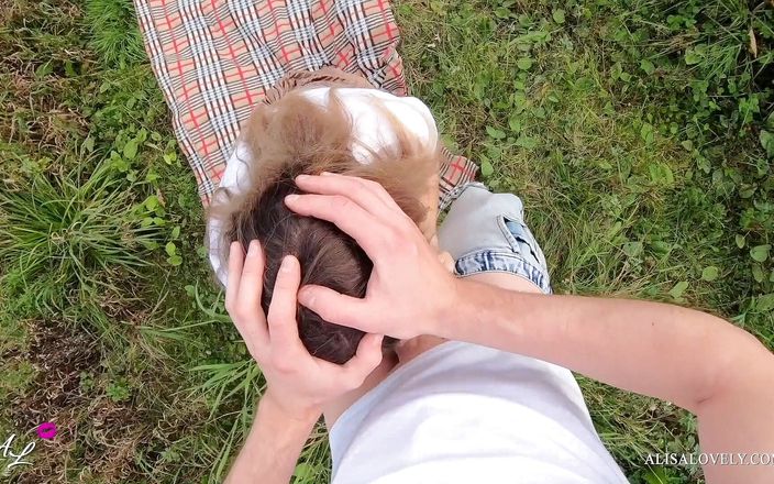 Alisa Lovely: Young babe fucked in a field outdoor POV