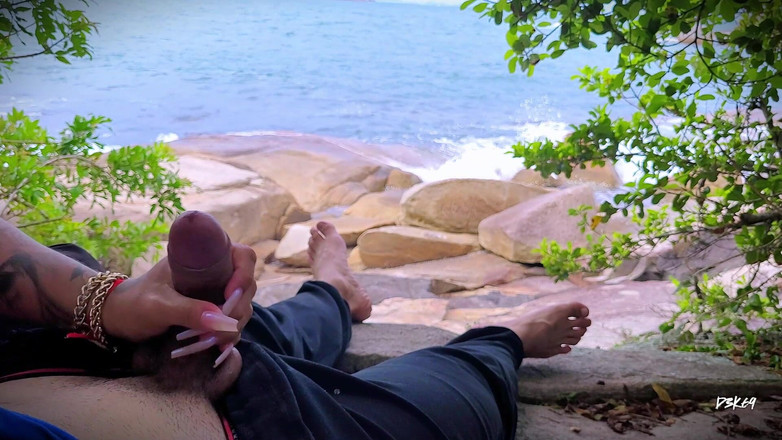 D3k69: Překvapivá ejakulace honění na pláži
