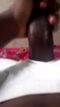 私のハード大きな黒いコックを撫でる。