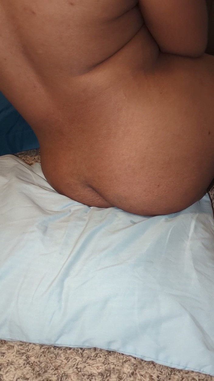 Themeatz: Non posso aiutare me stesso intorno al grosso cazzo nero...
