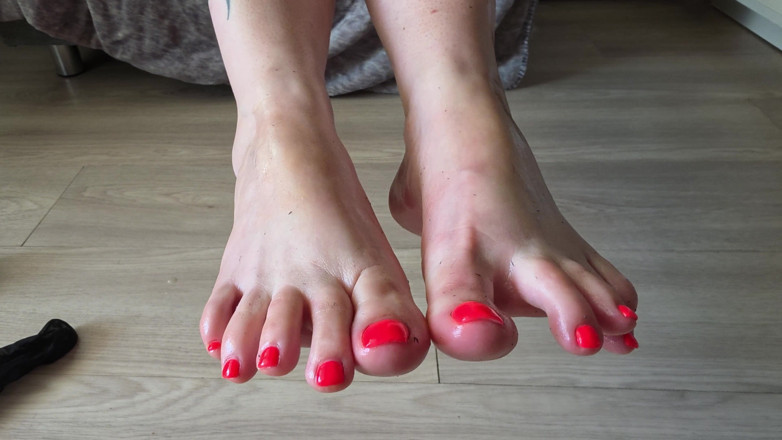 Lady Lena XXX: Enjoy My Feet 
