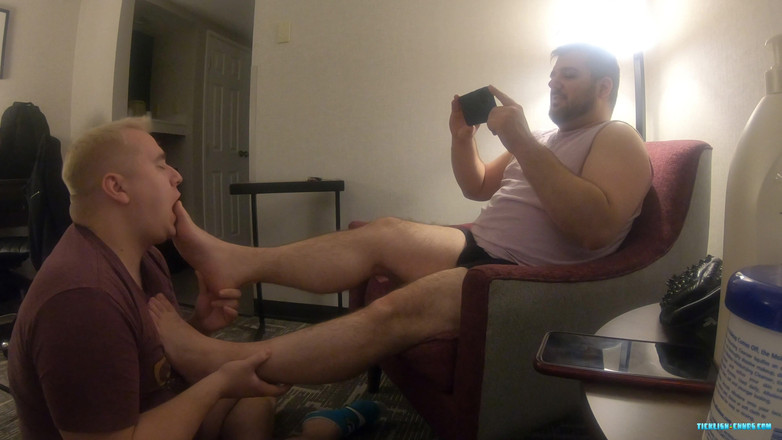 Ticklish Chubs: Donnie Troy adorée !