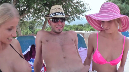 Flash Model Amateurs: Busty MILF and her friend are pleasuring a lucky guy