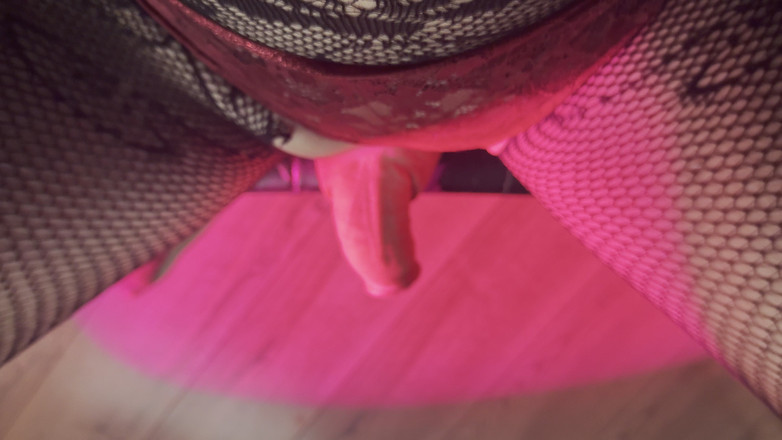 Fem Bi: チ○ポを主役にして動画作ってます